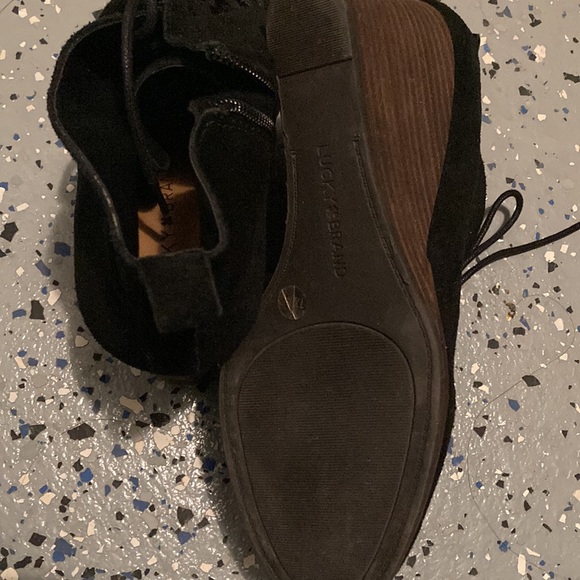 Lucky - Picture 3 of 3